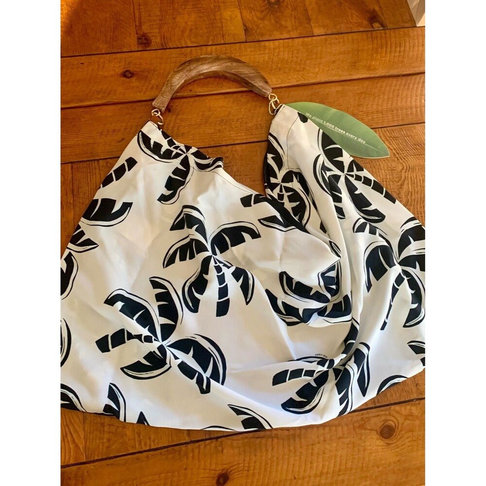 NEW FARM Rio Black And White Scarf Tote Bag Wood Handle Reversible Palm Trees - Picture 10 of 12